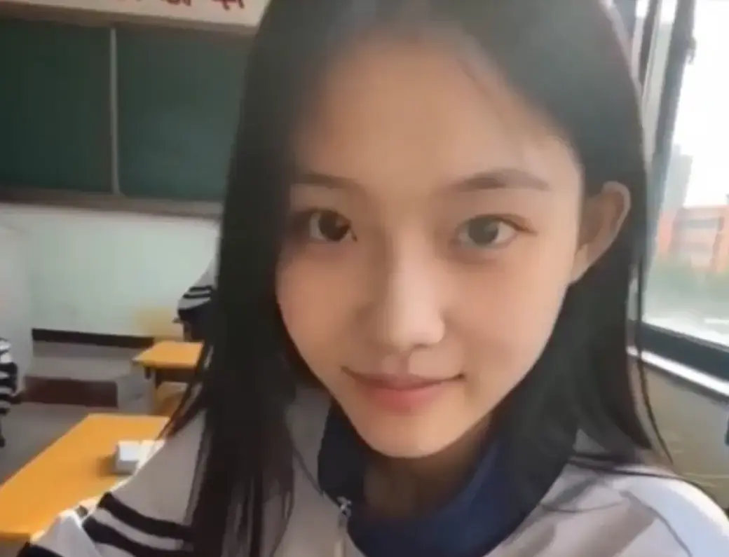 黄果AI短剧《我的十八岁女友》无删减版免费在线观看 - 我的十八岁女友高甜治愈结局太甜 - 4K蓝光画质极速加载